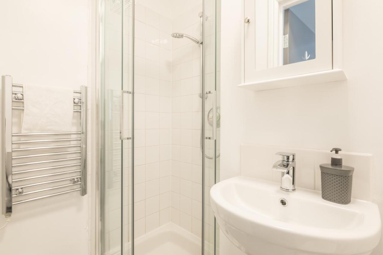 Private Room 5 With Kitchenette By Cb Stays No Minimum Stays CBG Exterior foto